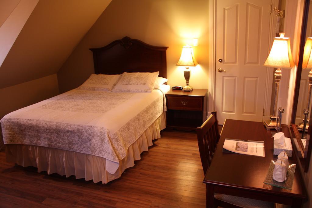 Auberge Chateau Lamontagne Sainte Anne-des-Chênes Habitación foto